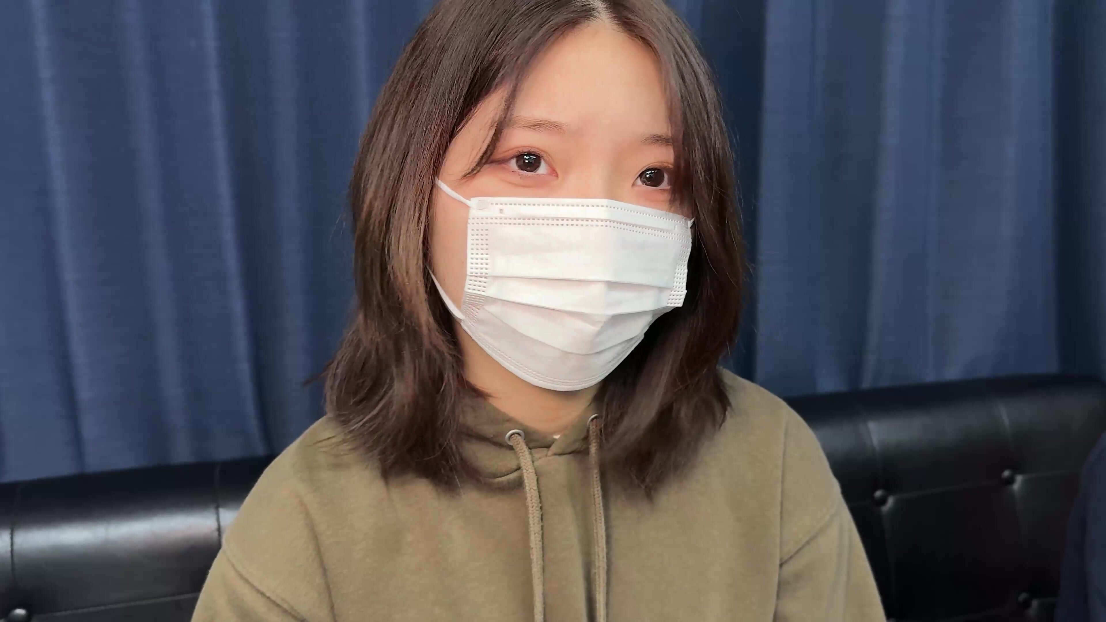 Fc2-ppv-4637972 [Completely amateur first shot] Shy and cute 18-year-old ♡  Its dangerous raw insertion, but it feels so good... Bonus included -AVJB